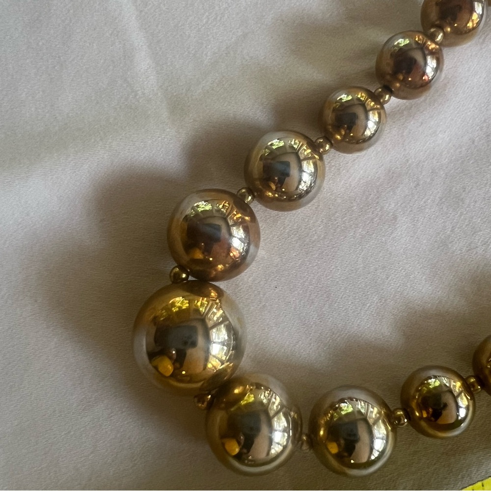 Vintage Gold and silver graduated beaded necklace - Picture 5 of 5